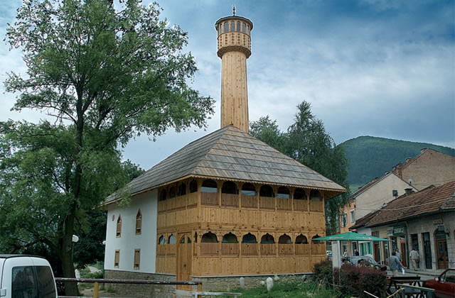 Dvije džamije u Visokom, dokumentarni film, subota u 07:30